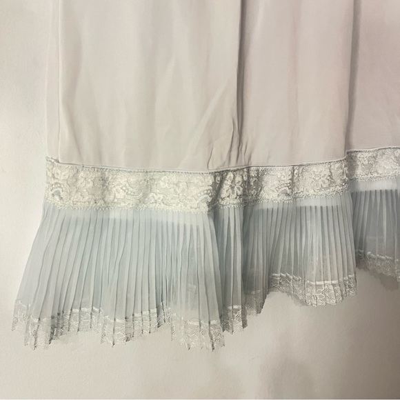 New Vintage Van Raalte Opaquelon Blue Half Slip Pleated Lace Trim Size Medium - Picture 3 of 8
